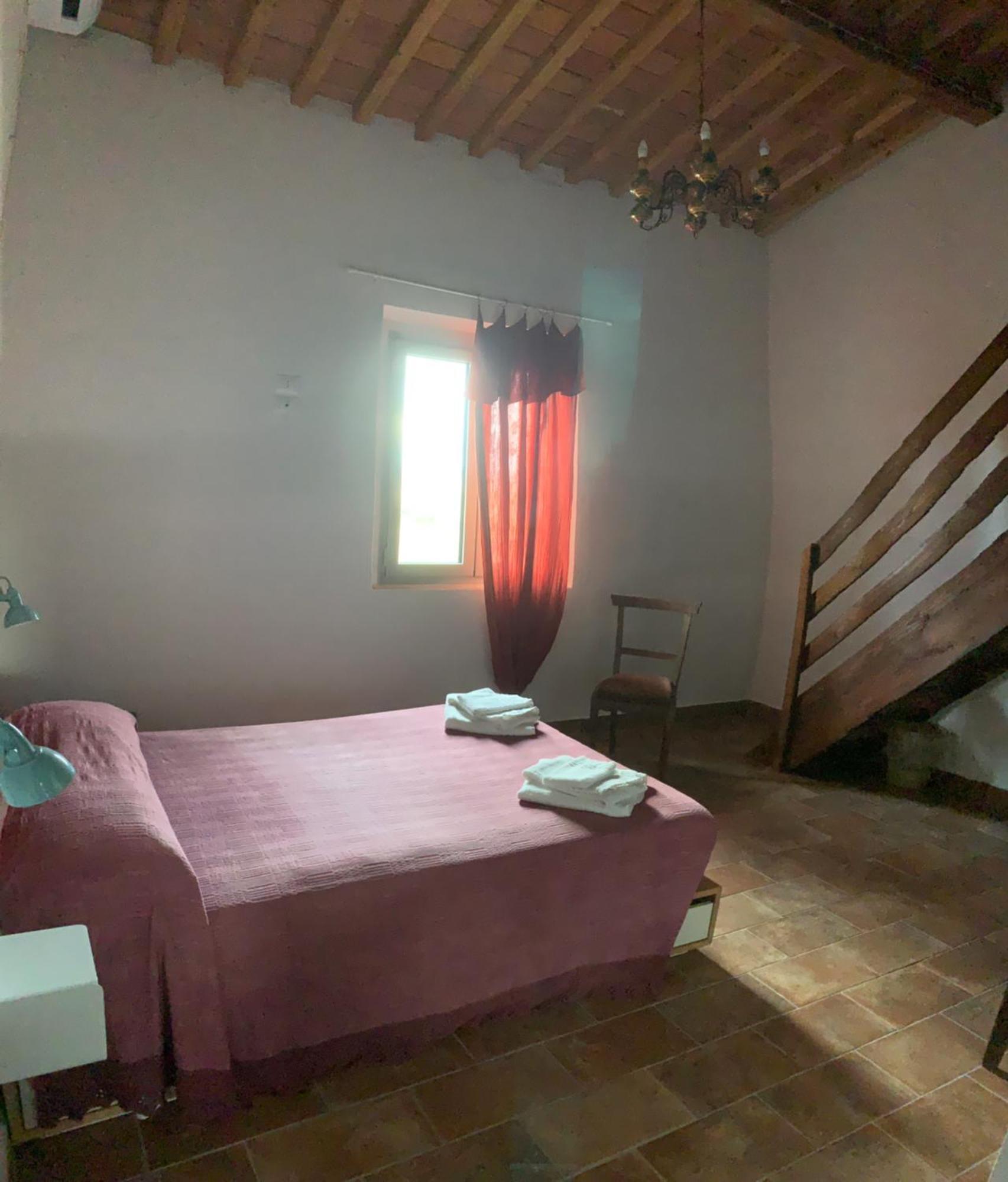 Agriturismo Fattoria Le Caprine Gambassi Terme Eksteriør billede